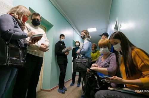 Минздрав пообещал до осени вакцинировать половину населения Украины
