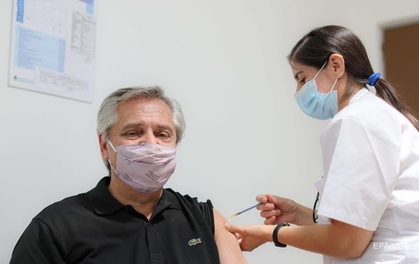 Президент Аргентины вакцинировавшись русской вакциной, заболел на коронавирус