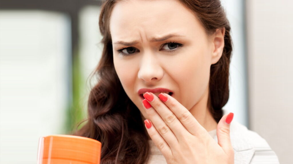 Какие причины неприятного привкуса во рту