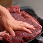 Почему нельзя мыть мясо перед приготовлением – ответ экпертов