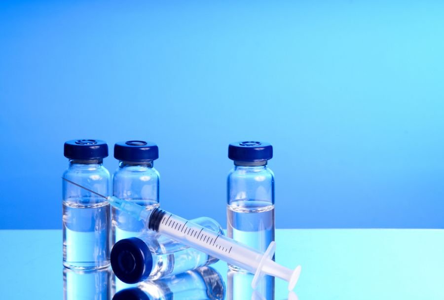 Эффективность вакцин Pfizer и Moderna упала до 66%