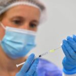 В Минздраве сообщили, сколько их сотрудников вакцинировано от коронавируса