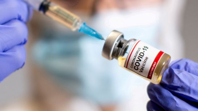 Кому противопоказана вакцинация от коронавируса: разъяснение Минздрава