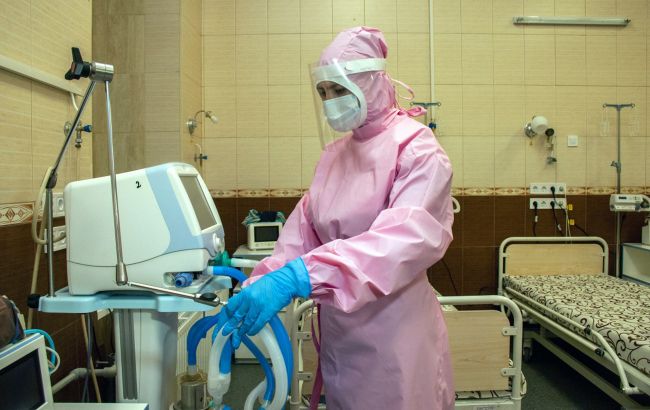 В Киеве в реанимацию попали пациенты с поддельными COVID-сертификатами: все в тяжелом состоянии