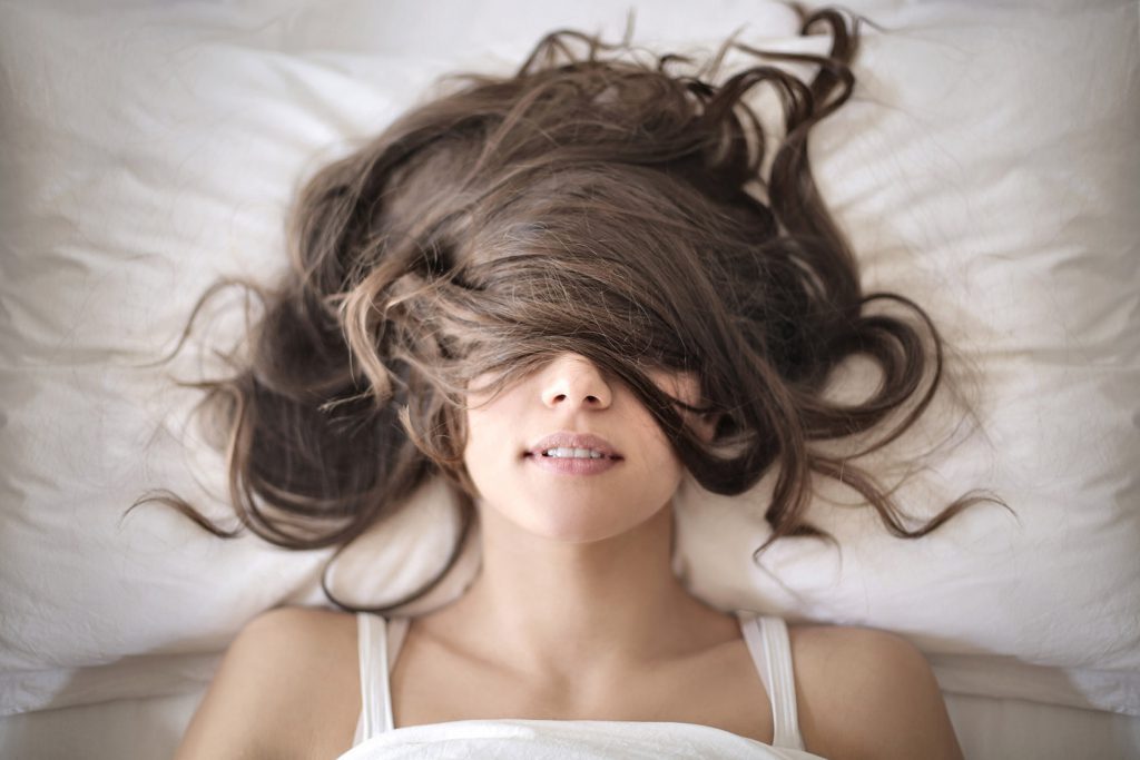 Сомнологи подсказали, как быстрее заснуть: шесть способов