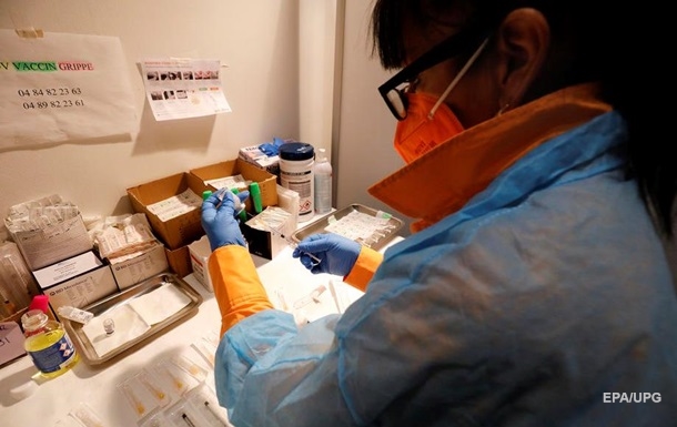 Moderna начала клинические испытания вакцины против Омикрона