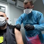 Без вакцинации не допустят к работе: вступил в силу приказ Минздрава
