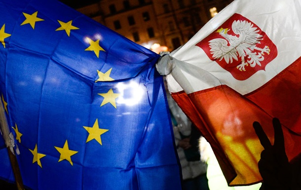 Польща погрожує ЄС наслідками за блокування COVID-коштів