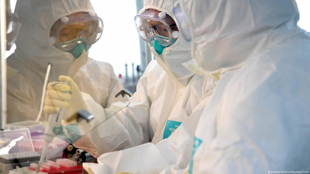 Німецькі вчені знайшли підтвердження лабораторного походження коронавірусу