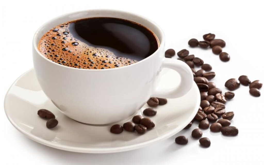 З чим не можна пити каву: не всі про це знають
