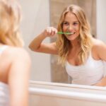 7 речей, які стоматологи забороняють робити з зубами