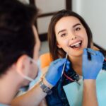 Стоматолог сказав, що найбільше руйнує зубну емаль