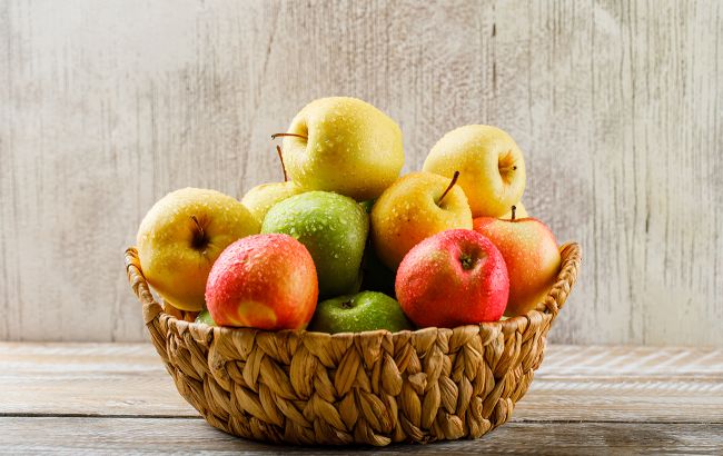 Кому не можна їсти яблука: дізнайтеся, чи це не ви